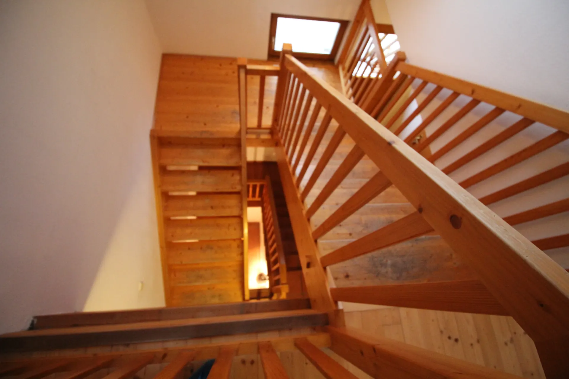 Haus Wien Treppe dachschräge – Immobilienmakler Wien | IZY Immobilien Haus Wien Treppe dachschräge – Immobilienmakler Wien | IZY Immobilien