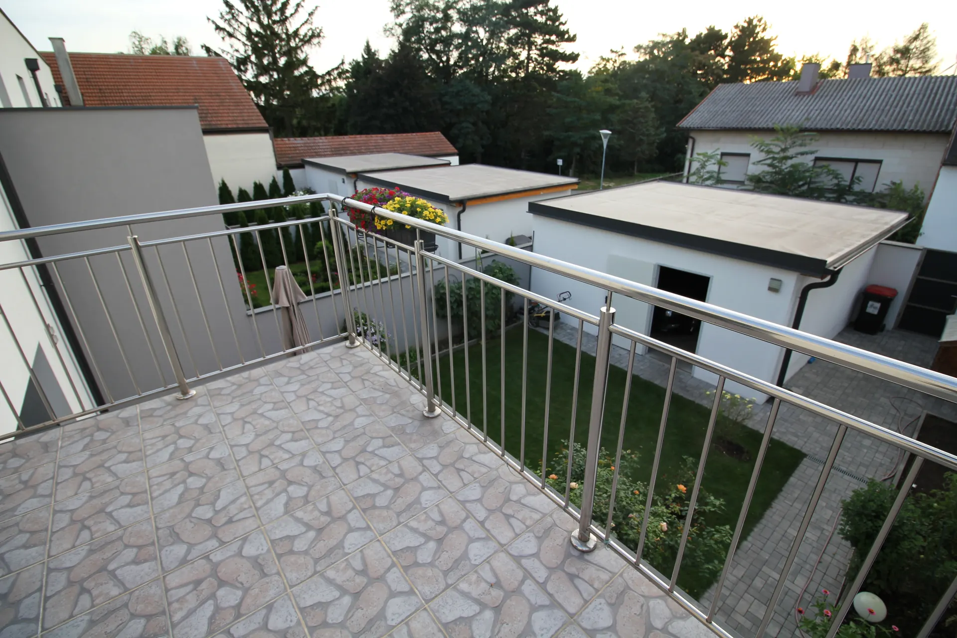 Haus Wien Terrasse Balkon oben – Immobilienmakler Wien | IZY Immobilien