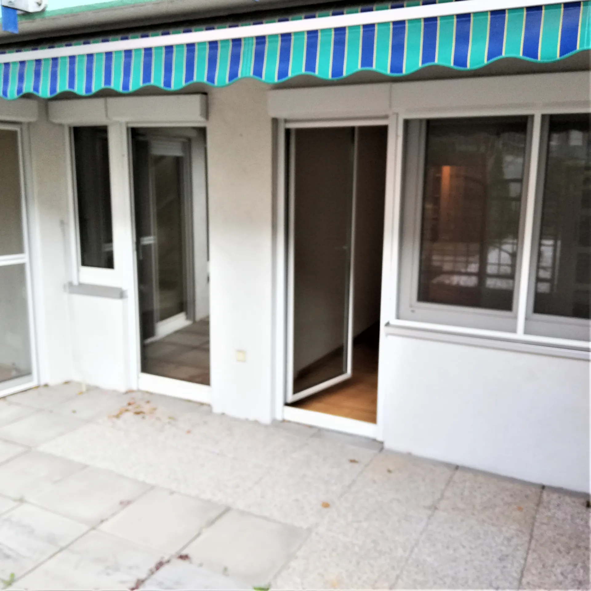 Altbau Wien haustür grün – Immobilienmakler Wien | IZY Immobilien Altbau Wien haustür grün – Immobilienmakler Wien | IZY Immobilien