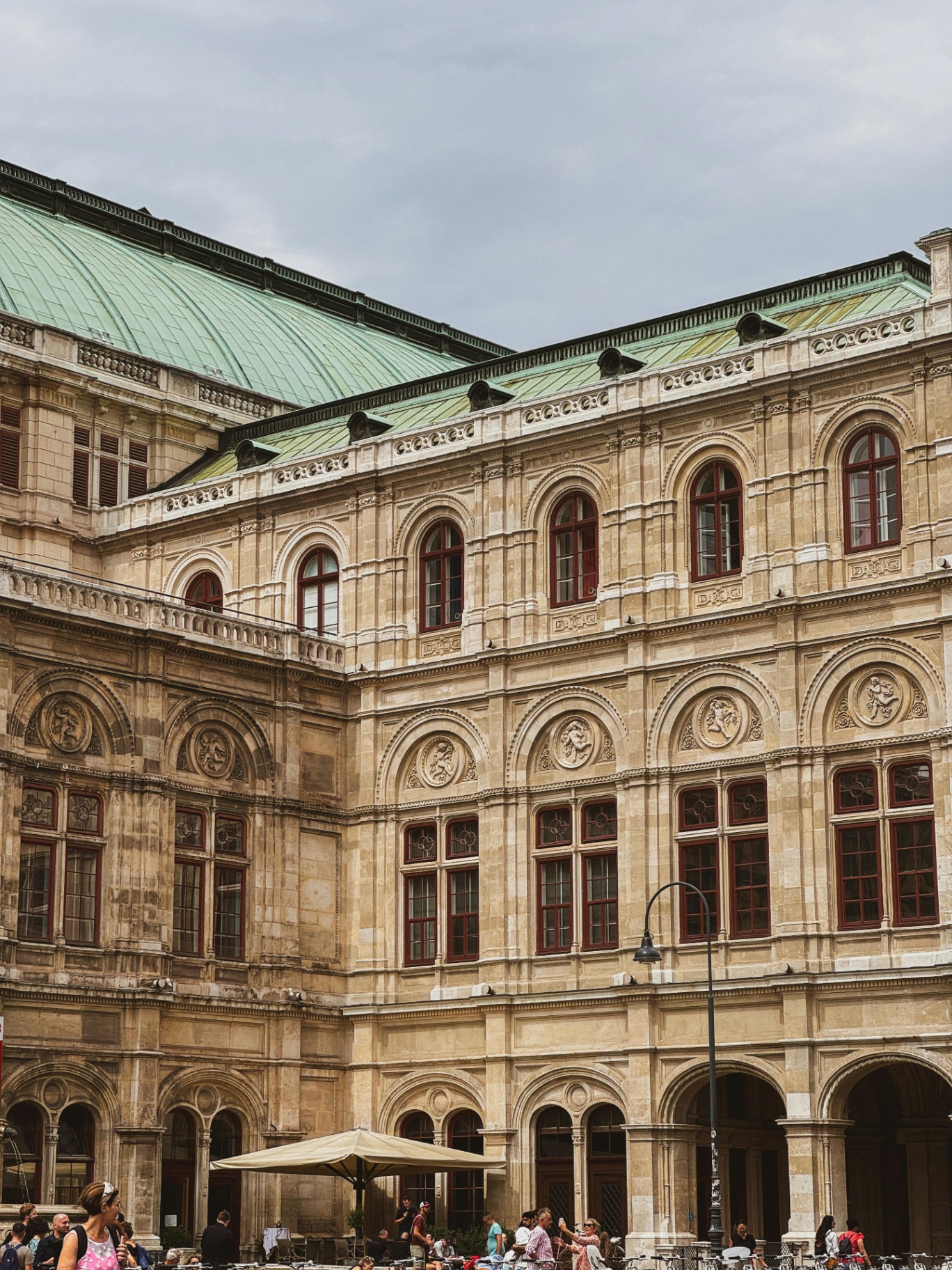 Immobilie kaufen Wien Innenstadt – Wiener Staatsoper Fassade, Premium-Lagen 1010 & 1040